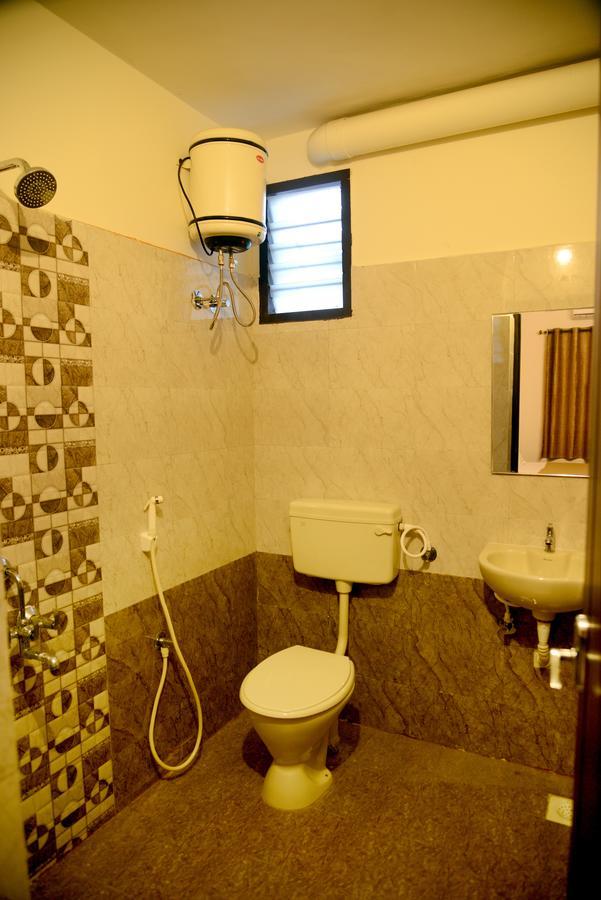 Arjun Inn Madras Buitenkant foto