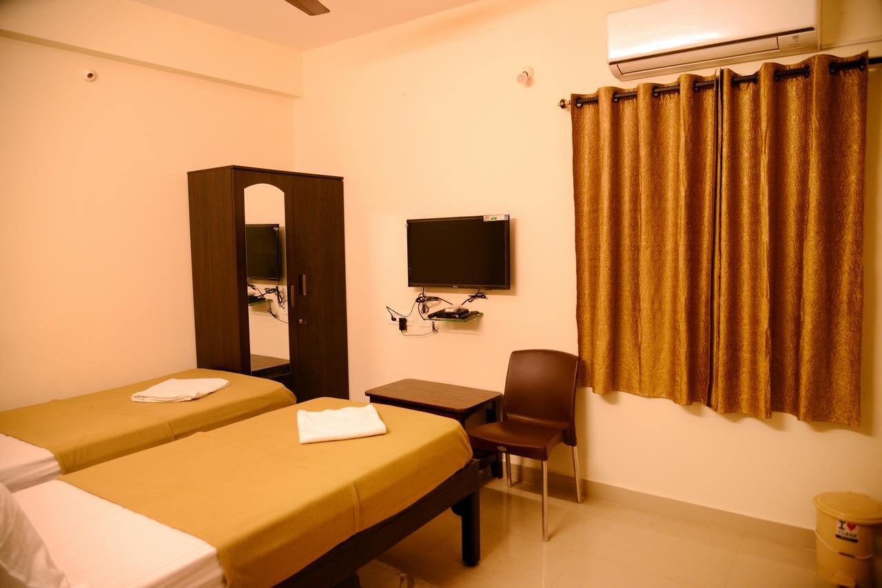 Arjun Inn Madras Buitenkant foto