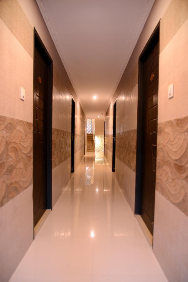 Arjun Inn Madras Buitenkant foto