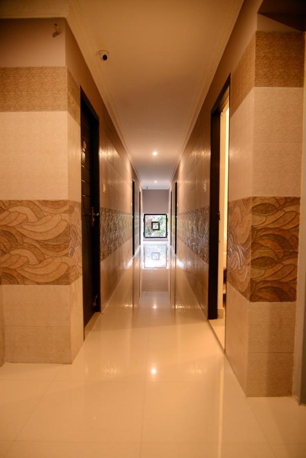 Arjun Inn Madras Buitenkant foto