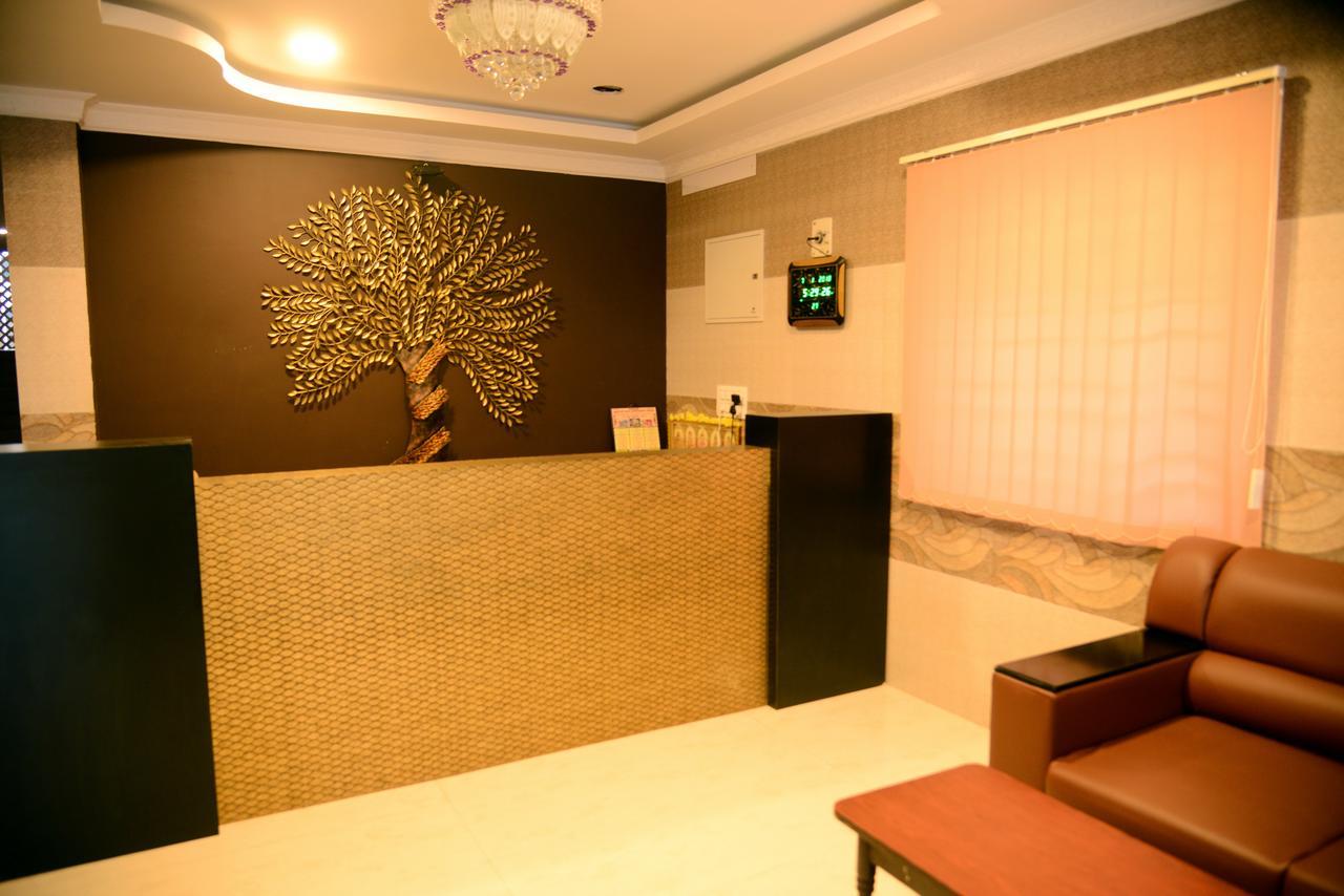 Arjun Inn Madras Buitenkant foto