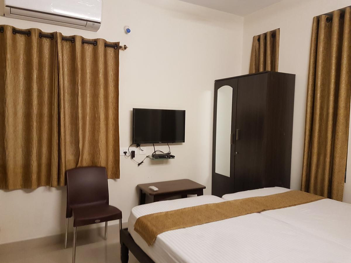 Arjun Inn Madras Buitenkant foto